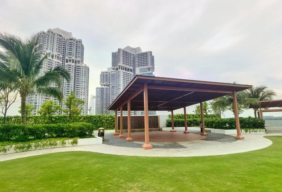 1519 Almas Suites Seaview Sunrise Netflix By Stay Nusajaya  Kültér fotó